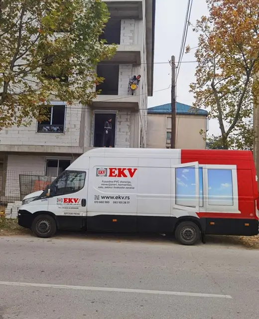 Tim montera firme EKV d.o.o. iz Kovačice na montaži